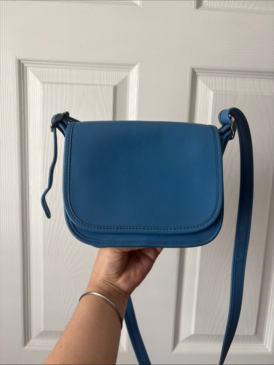 Coach Handbags - GUC coach small Patricia saddle bag in blue